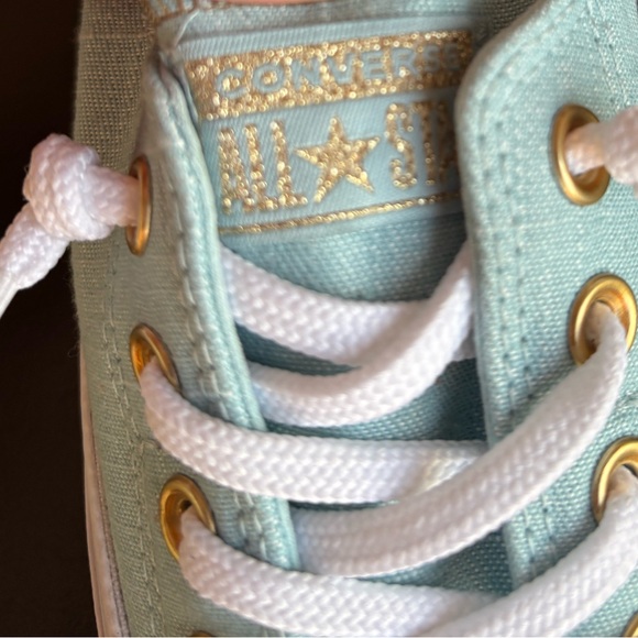 Converse Low Top Sneakers in Light Blue and White, 7.5 - Picture 6 of 16
